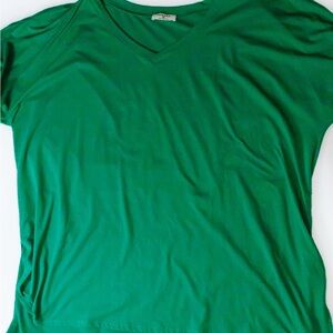 Zenana Outfitters Jade Green V-Neck Short Sleeve Tee